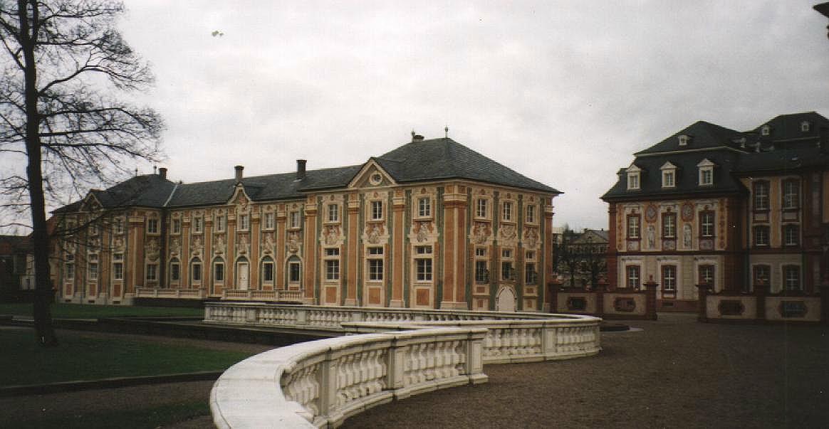 Nebengebäude (c) 2001 by Buchali